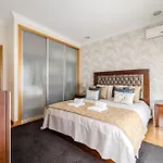 Casa Ar-belo By House And People Carapecos