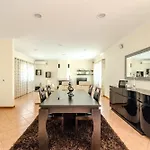 Casa Ar-belo By House And People * Carapecos