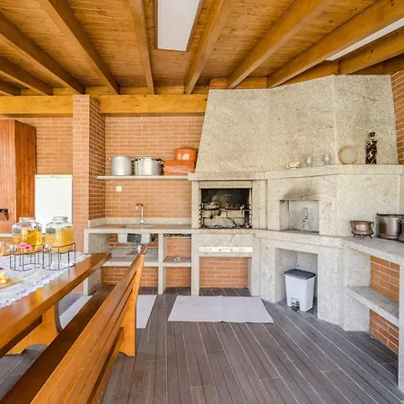 Casa Ar-belo By House And People Carapetos