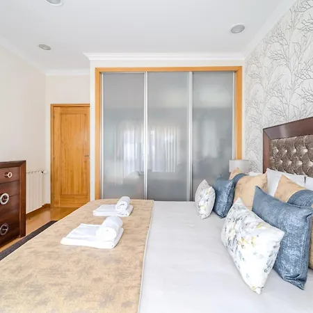 Casa Ar-belo By House And People Tamel