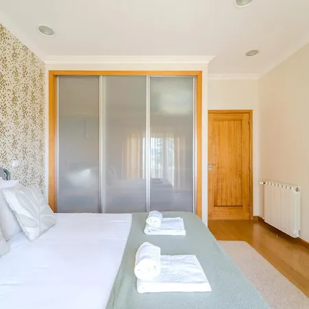 Casa Ar-belo By House And People بيت للعطل Carapecos