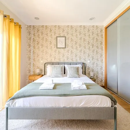 Casa Ar-belo By House And People Carapecos