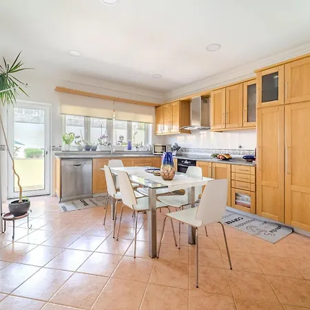 Casa Ar-belo By House And People بيت للعطل Carapecos