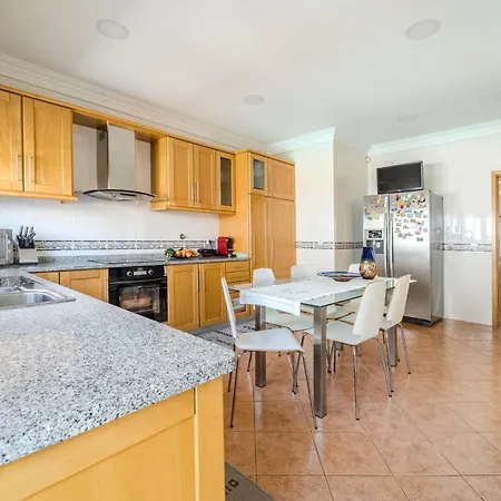 Casa Ar-belo By House And People