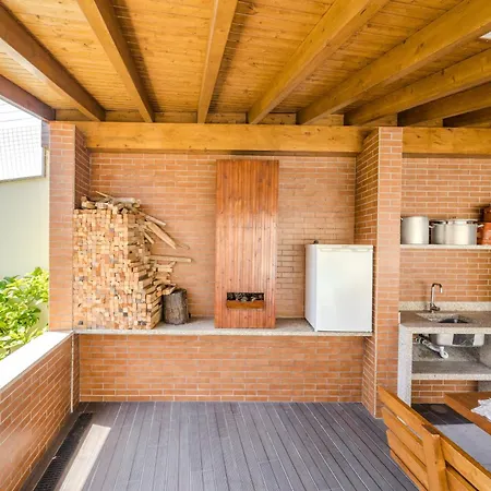 Casa Ar-belo By House And People Carapecos