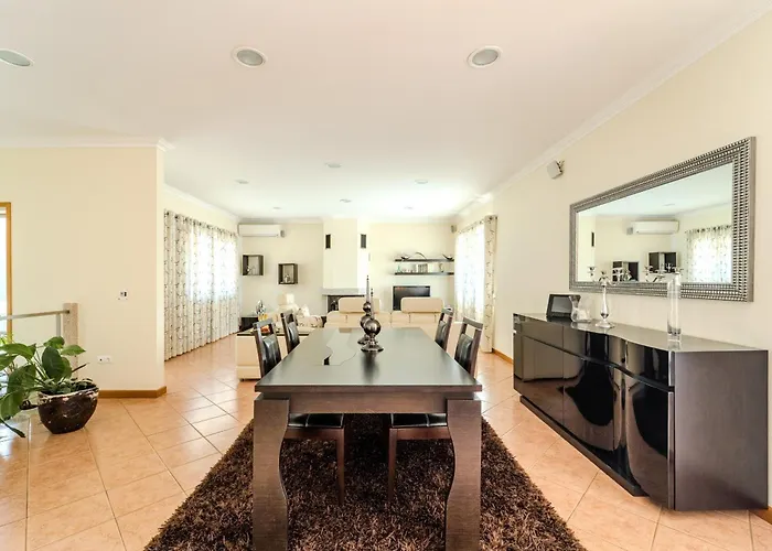 Casa Ar-belo By House And People * Carapetos